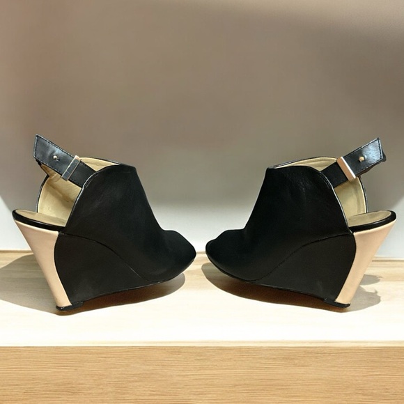 Ann Taylor wedge, size 7.5 - Picture 4 of 9